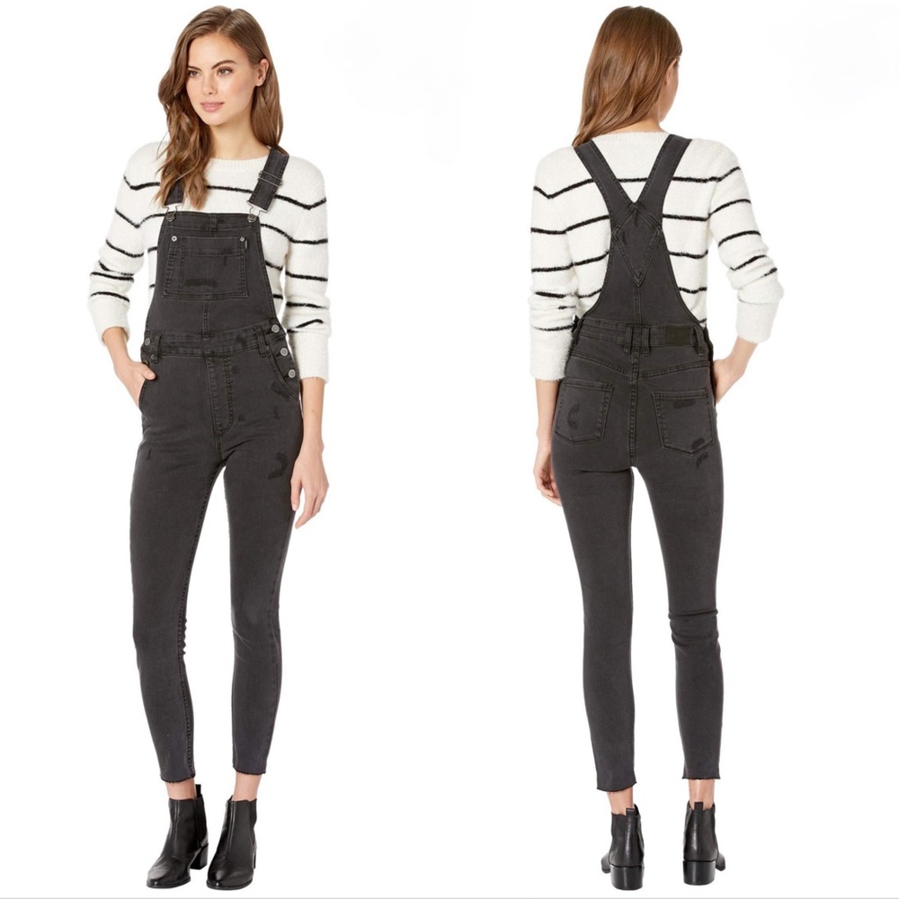 RVCA ✨NWT✨ LULU’S Distressed Denim Foss Overalls